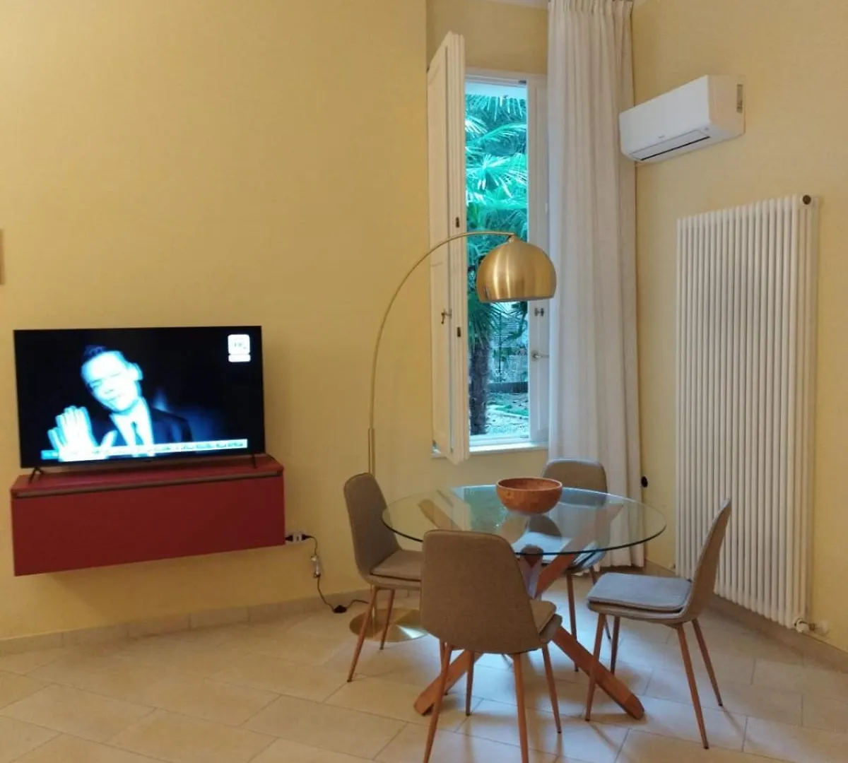 Maison Rebecca رافيننا شقة