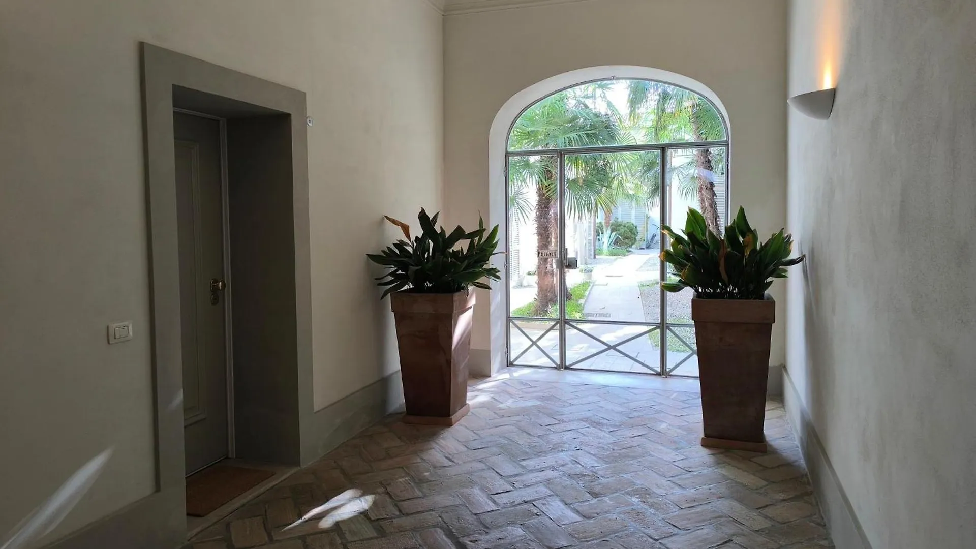 Maison Rebecca رافيننا